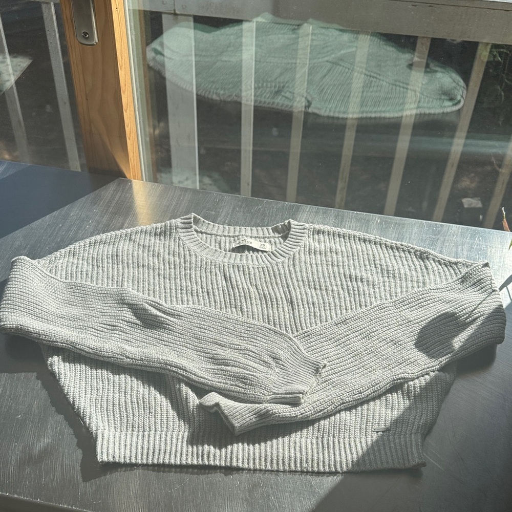 Women’s Hollister Cropped Sweater